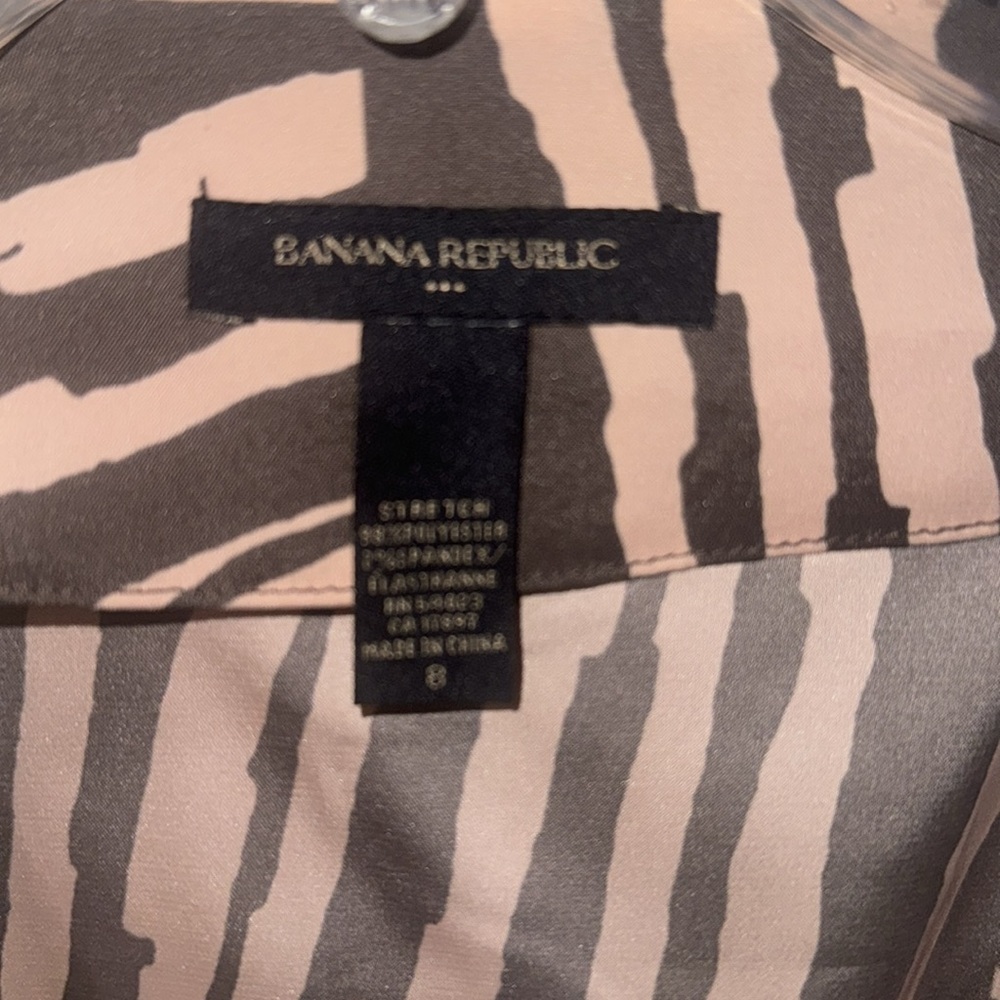 Banana Republic Stretch Animal Print Wrap Dress Size 8 - Picture 3 of 6